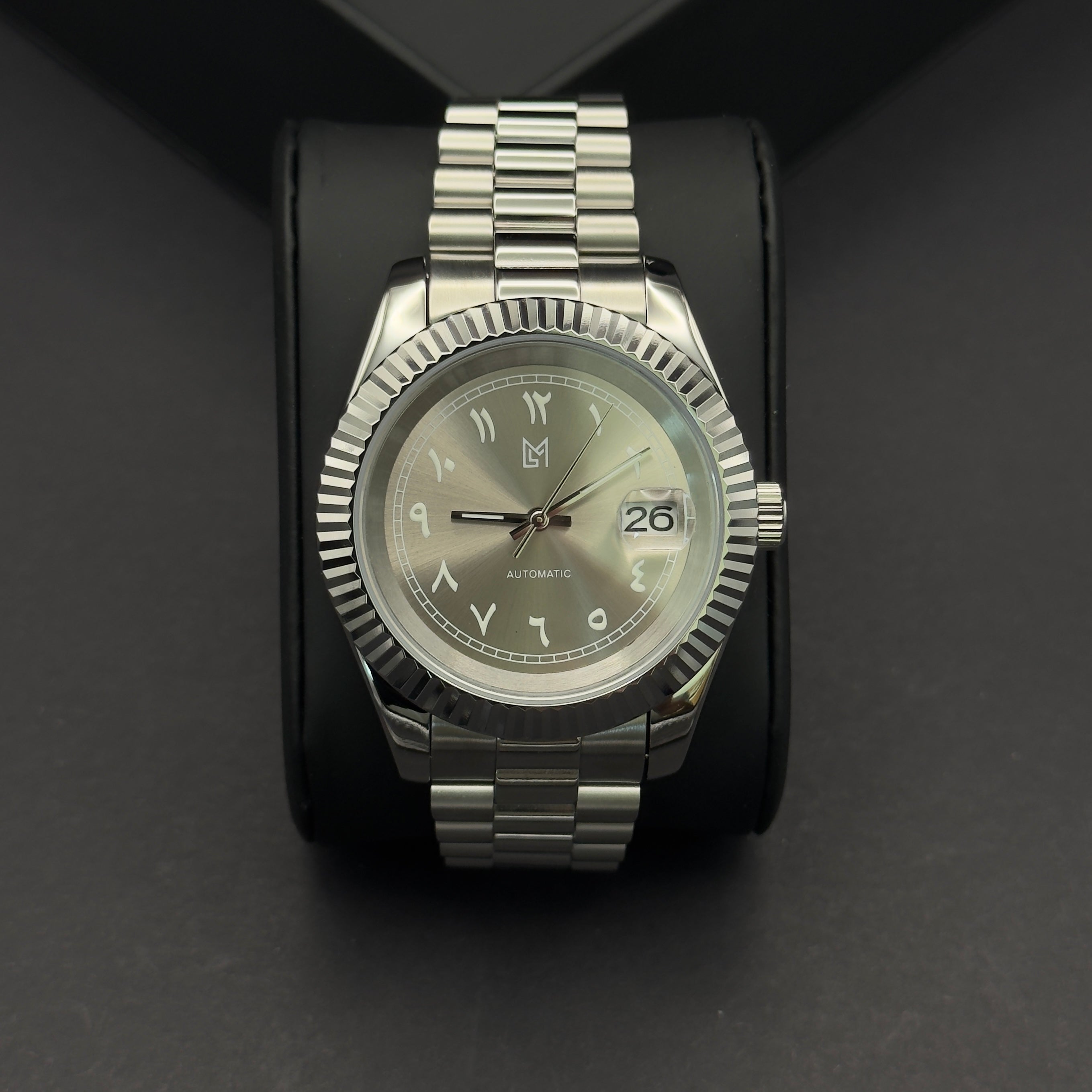 seiko arabic dial gris