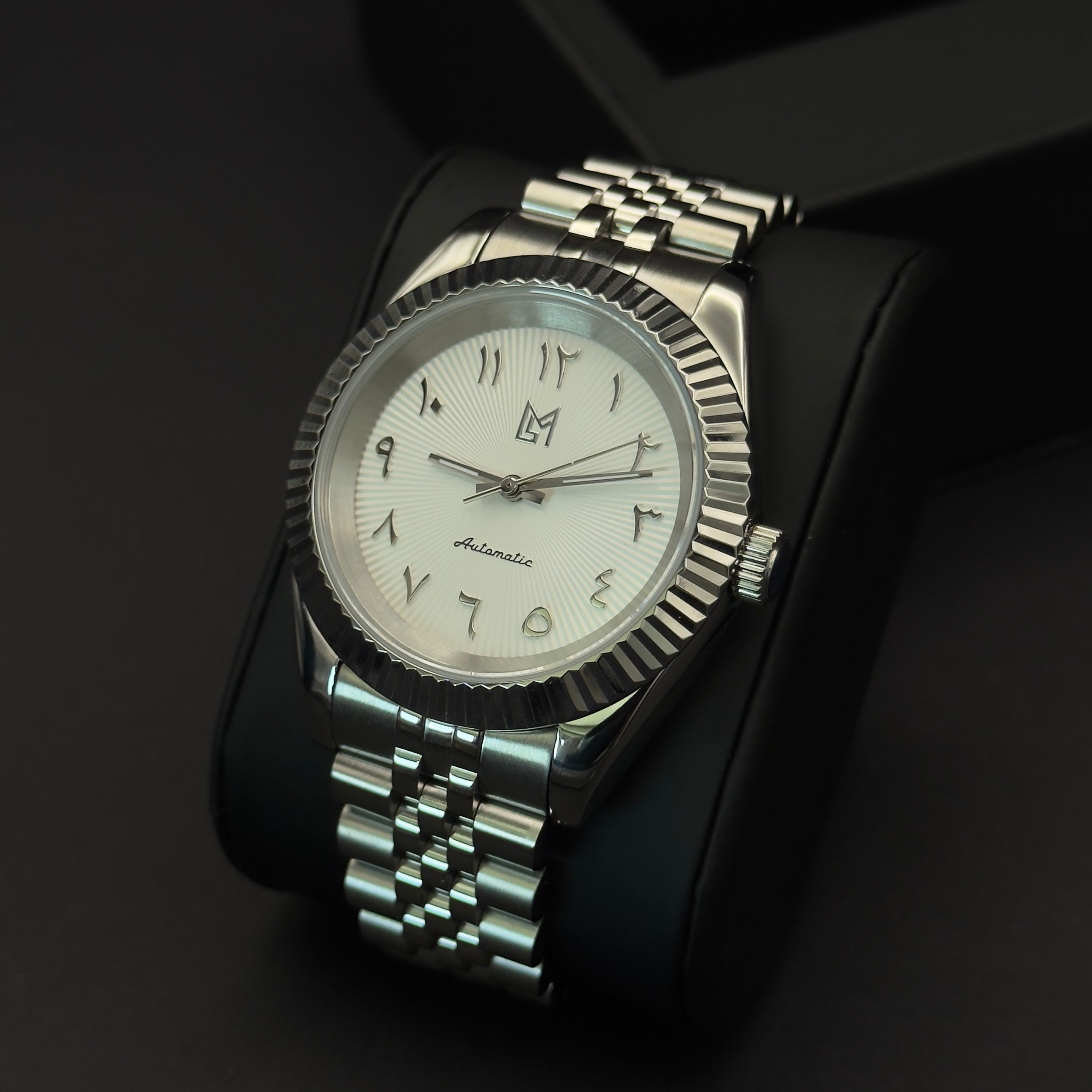 seiko arabic dial blanche