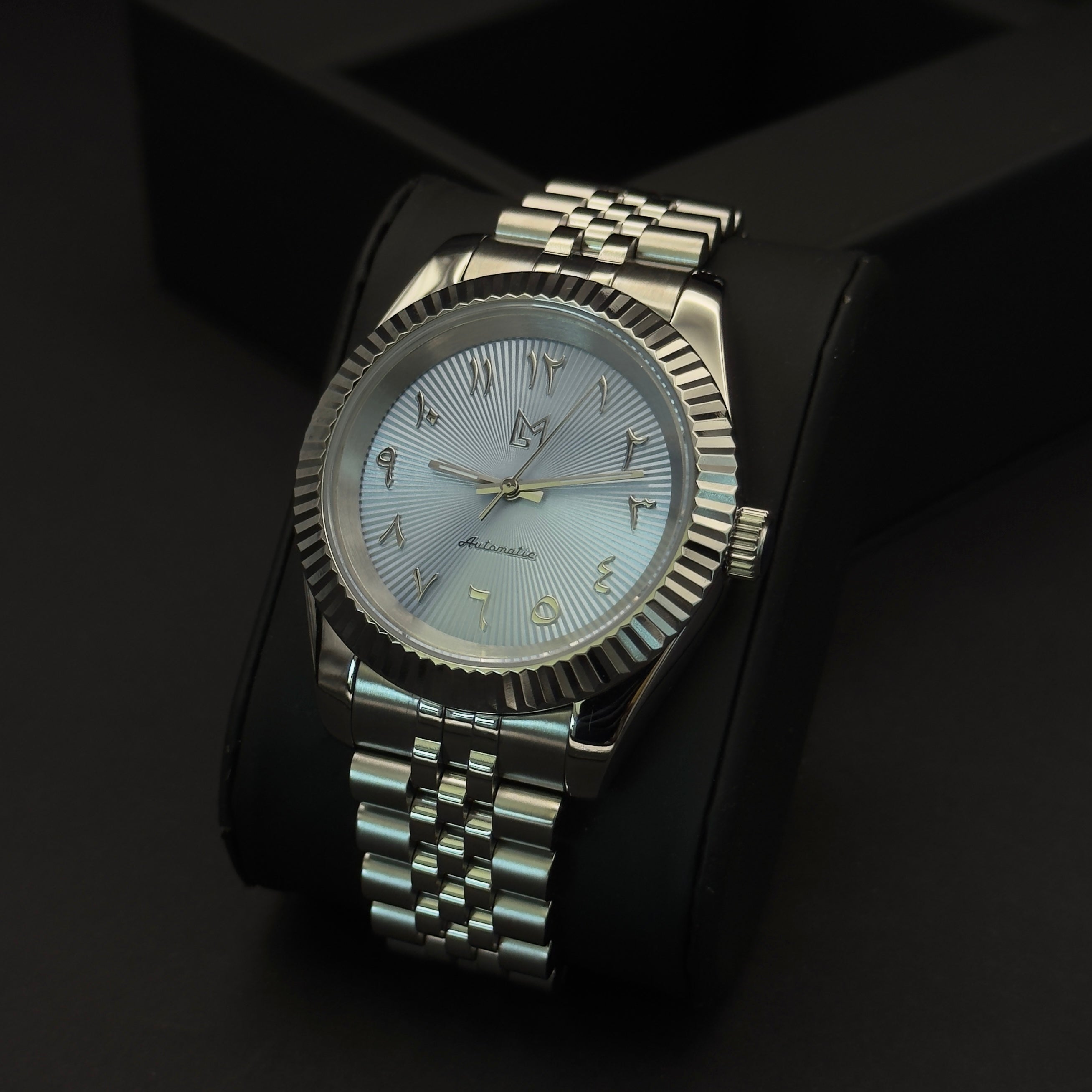 seiko arabic dial bleu ciel