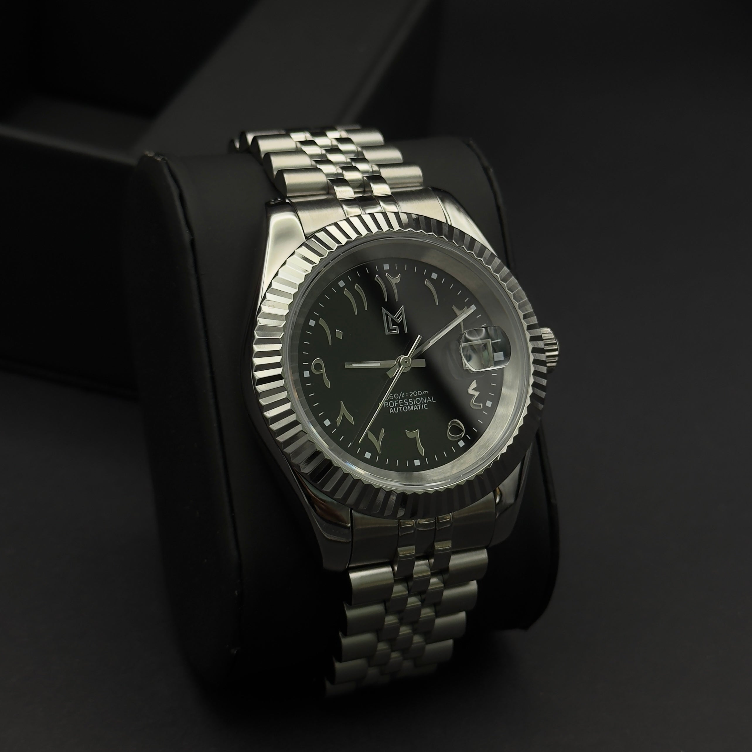 seiko arabic dial black