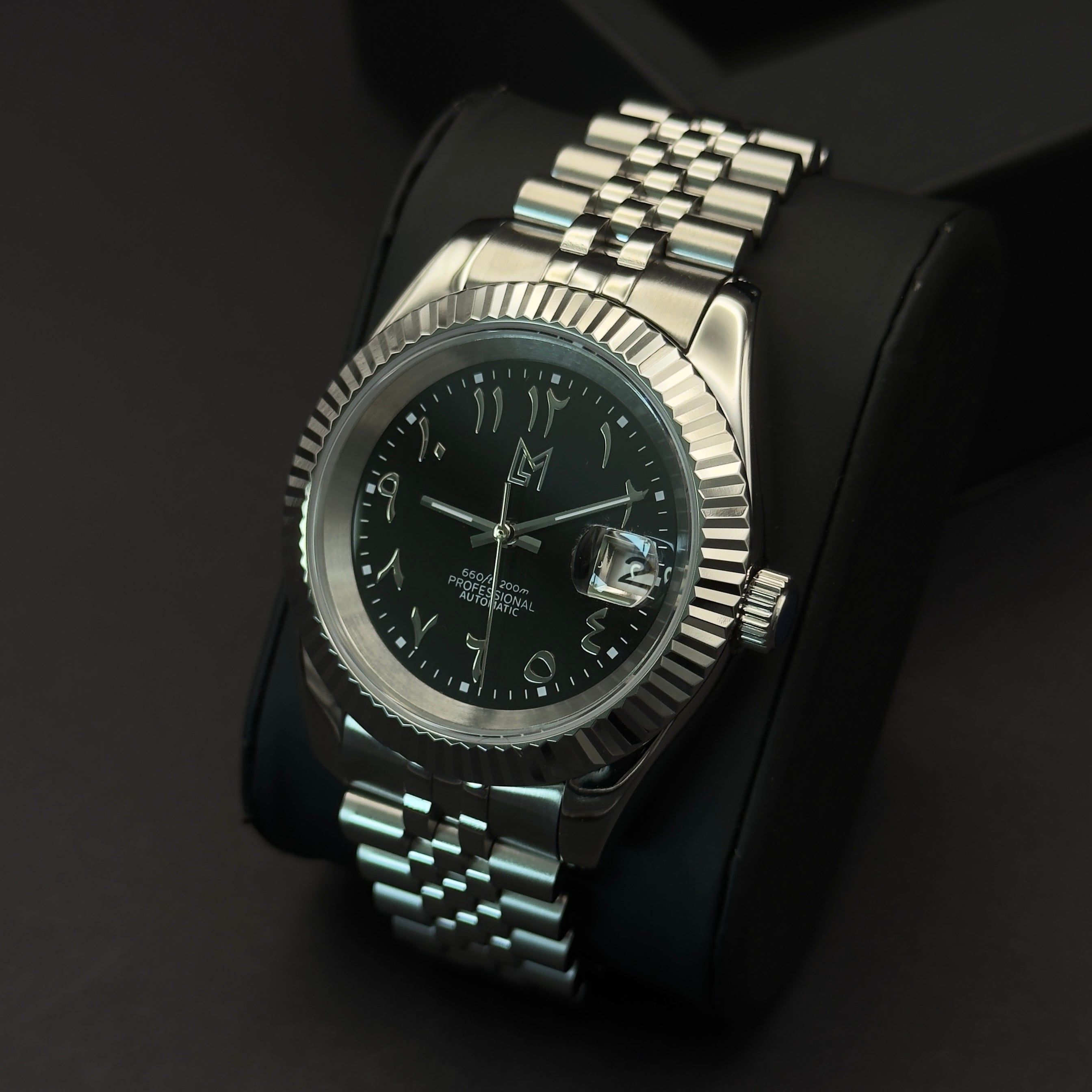 montre seiko arabic dial cadran noir