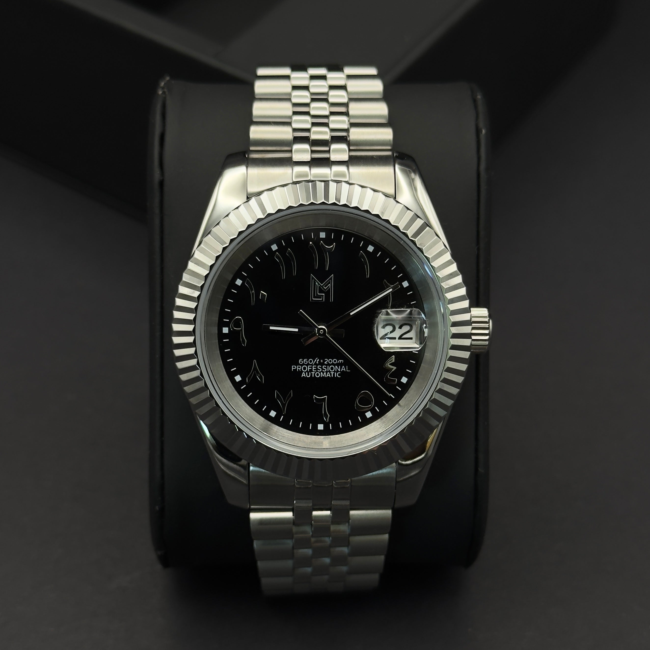 seiko arabic dial noir