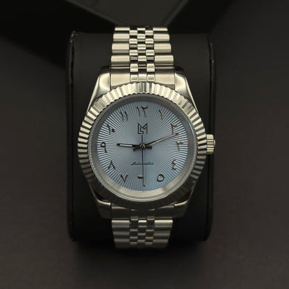 seiko arabic dial bleu clair​