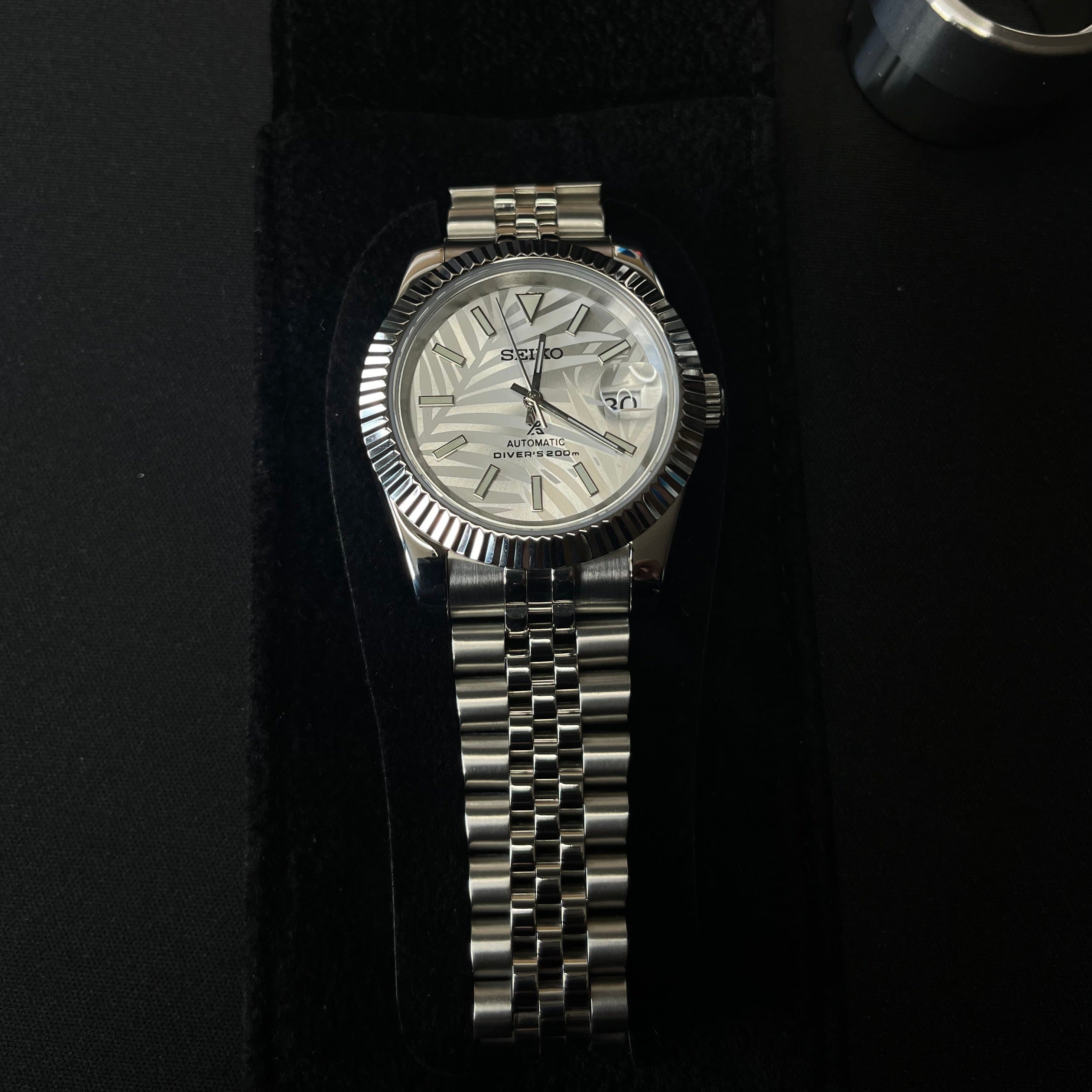 Seiko Datejust Arabic Dial Palm Blanc - Luxury Mods