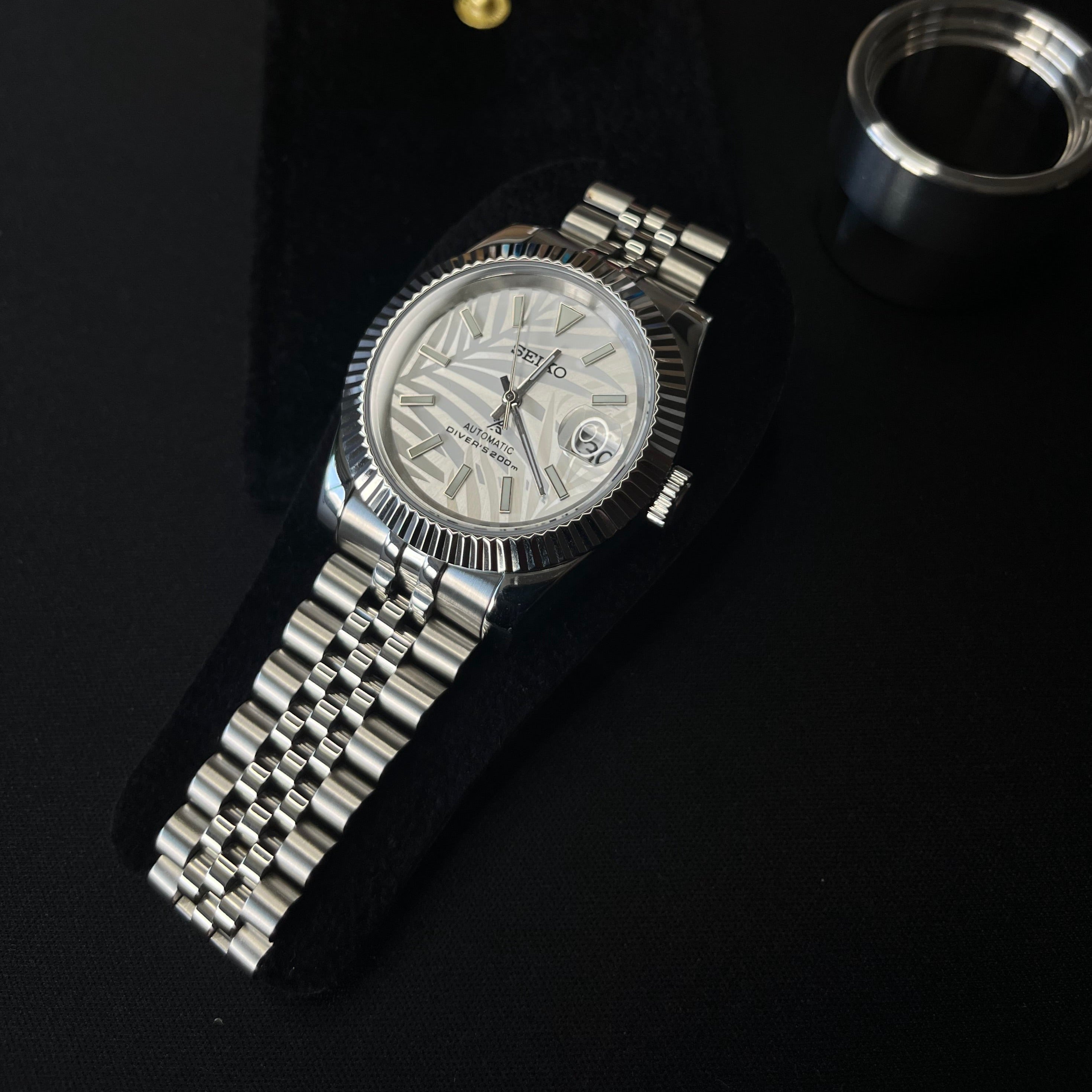 Seiko Datejust Arabic Dial Palm Blanc - Luxury Mods