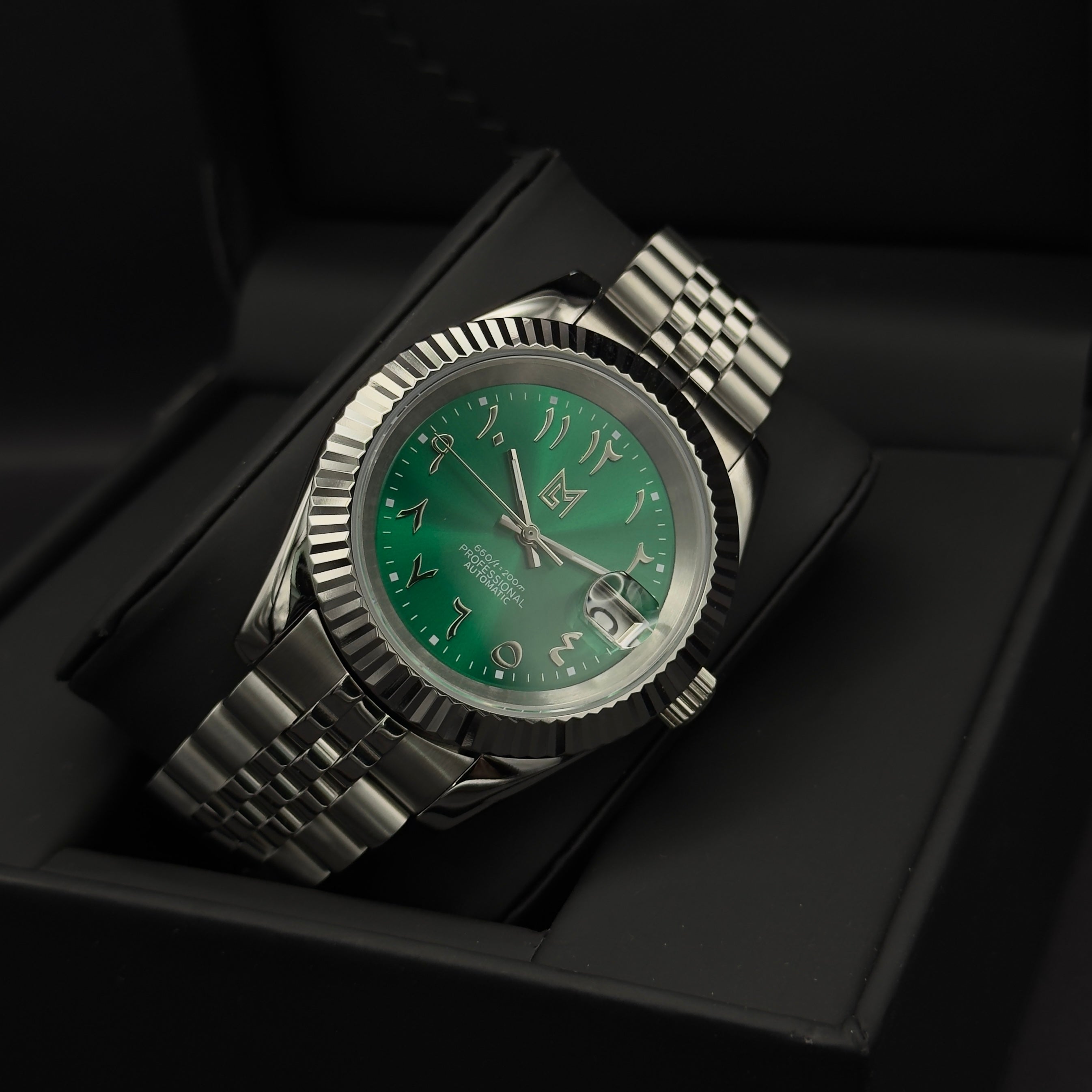 seiko arabic dial green
