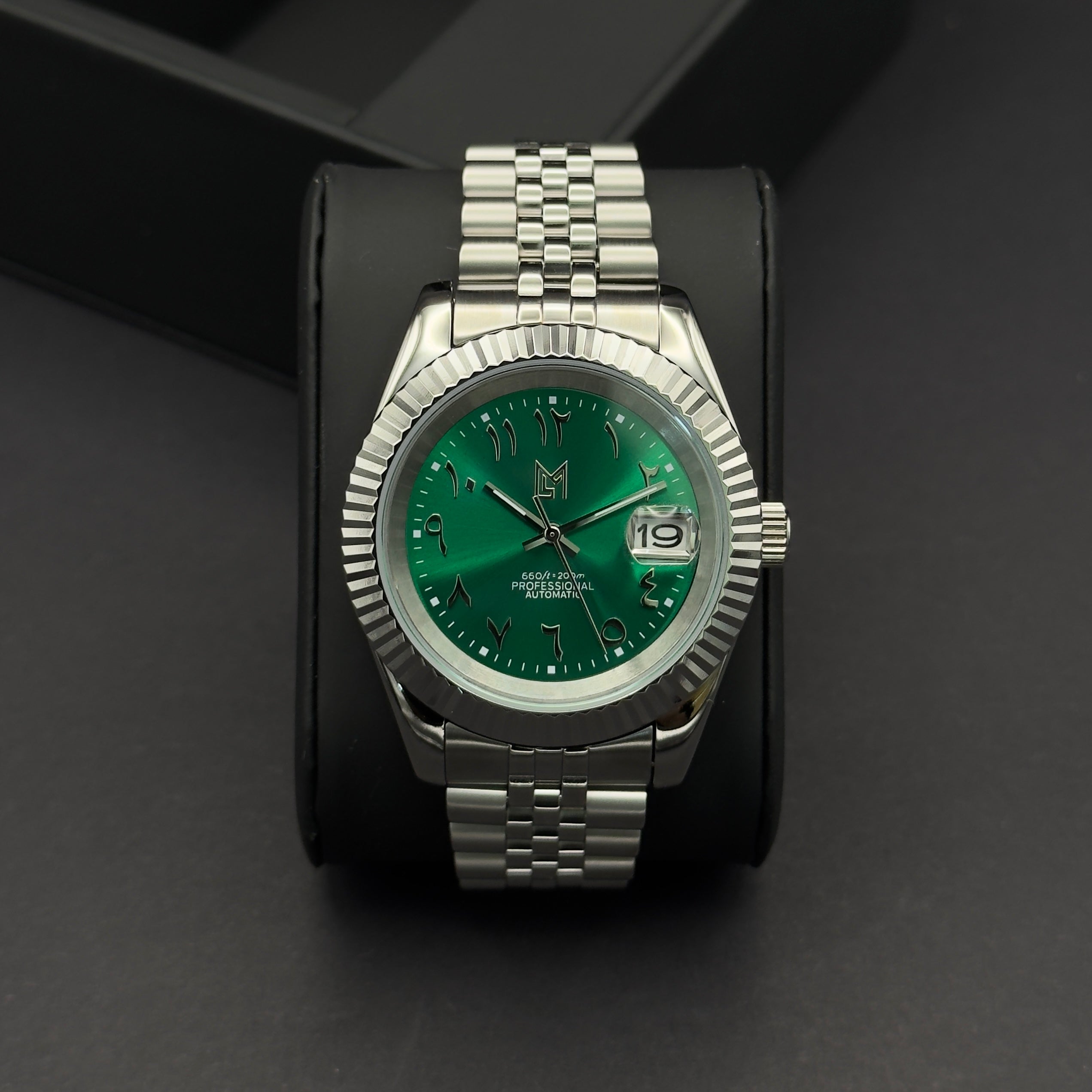 seiko arabic dial green
