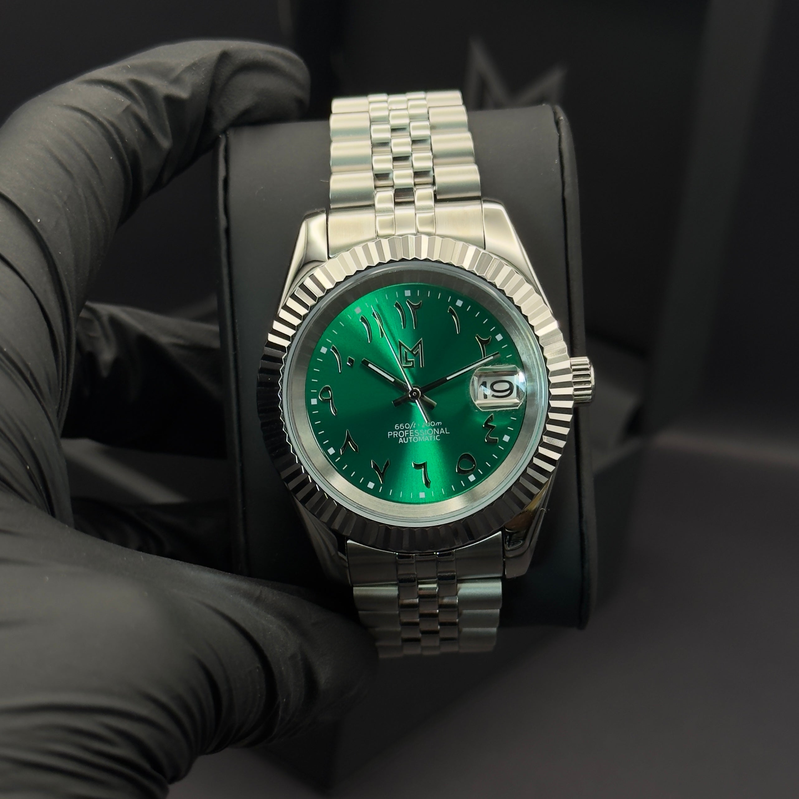 seiko arabic dial green